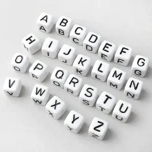 비즈아이 [678-81]알파벳비즈 이니셜비즈 사각 10mm 화이트/블랙알파벳 ,1개