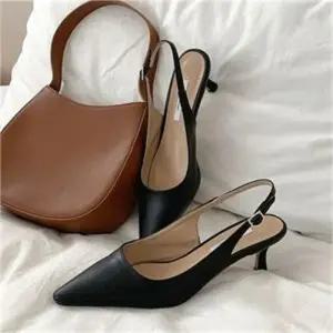 [오노마] ONM 데일리 베이직 미들굽 슬링백 펌프스 힐 SM-FW1043