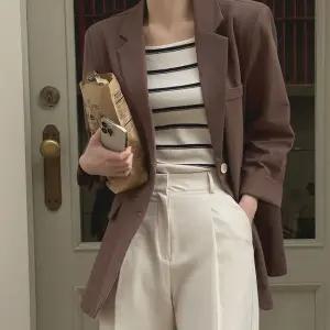 데얼즈 싱글 자켓 봄 여성 데일리룩 하객룩 데이트룩