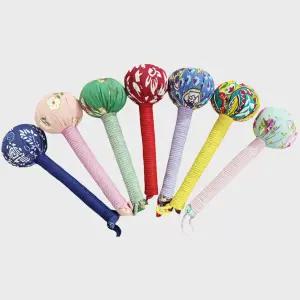 [1+1] 쑥향 안마봉 테라피 팡팡이 두드림 찜질 셀프안마 등 어깨 핸디안마 마사지봉 (색상랜덤)