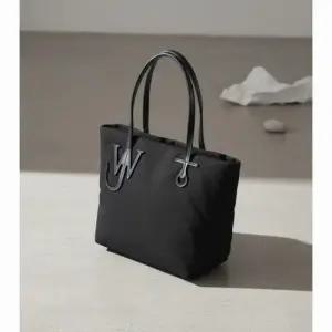 스몰 퍼피 앵커 나일론 토트백 HB0653-FA0382 999