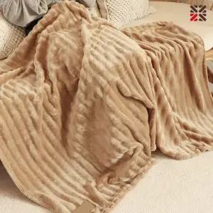 포근한 극세사담요 특대 겨울 보온아이템 캠핑 차박 휴대용 집콕아이템 웨이브극세사담요 특대