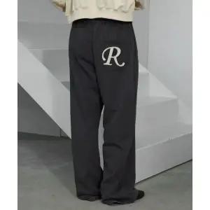 락케이크 ROCKCAKE Applique R Pocket Jogger - Charcoal