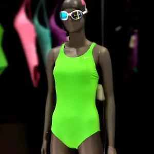 [롯데백화점]나이키 앤서 솔리드 패스트백 자수 앤 로우컷 NESSA040-311