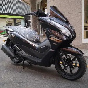 하우주 UFR150 동급 최강 프리미엄 크루저 스쿠터 / BOSCH ABS 2채널 + TCS + TPMS