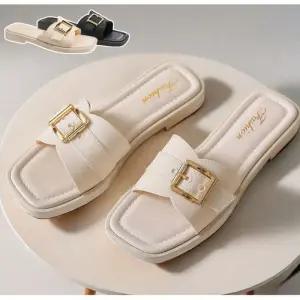 [오노마] ONM 여름템 여성스러운 심플 플랫 버클 디테일 슬리퍼