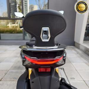 PCX125 개조 오토바이 뒷좌석 등받이 검정색 시시바 승객 가죽 패드 캐리어 (PCX 2021-2025 용)
