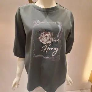 [크레송](하남점)라운드칠부볼륨소매티셔츠(ODCFRP55)