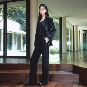 셀렙샵 에디션 25FW 더뉴 트리아세테이트 블랙 팬츠