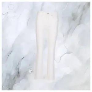 게스25신상여성 슬림 부츠컷 WHT OP1DE122 348628