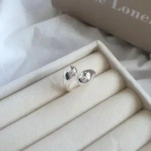 [하프클럽/]여성 실버 드롭 모임룩 일상복 링