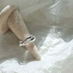 [하프클럽/]여성 미드나잇 실버 트위스트 레이어드 각인 링