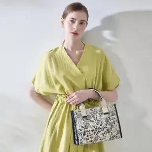 에스콰이아 여성 보타닉 캔버스백 EXEFHB025IV