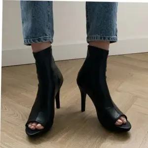 토오픈펌프스힐 오픈토 펌프스 무대구두 하이힐 절개라인 키높이