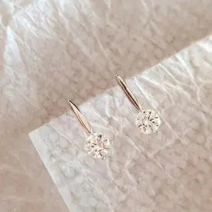 [하프클럽/]여성 큐빅 데일리룩 나들이 드롭 로맨틱 귀걸이