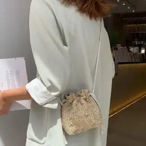 꽃자수 라탄 복조리가방 숄더백 복조리백 여성가방 여름가방 크로스백 비치웨어 라탄