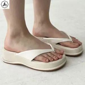 [애슬릿] 통굽 쪼리 발편한 쿠션 플랫폼 굽높은 슬리퍼 5.5cm