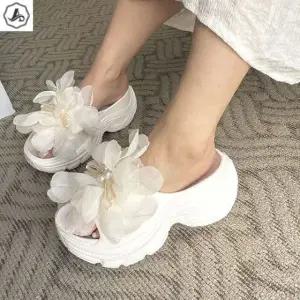 [애슬릿] 굽높은 슬리퍼 예쁜 프릴 플라워 발편한 키높이 6cm