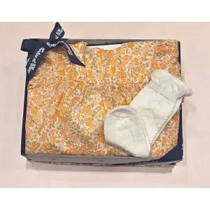 [롯데백화점]타티네쇼콜라 리타플라워슈트+자드리본니삭스세트 TTPMBO085O-SET