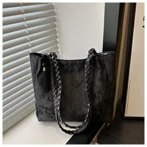 여친 오피스룩 여름 캐주얼 대용량 숄더백 패피2