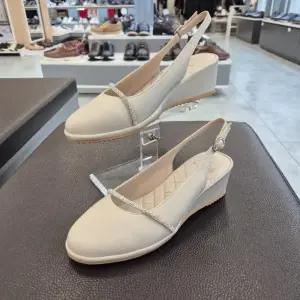 [엘칸토]엘칸토 HC11 양가죽 여성 슬링백 O5J6U61Y336 (48727735)