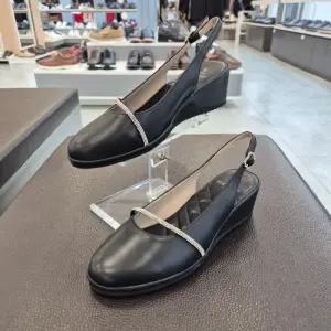 [엘칸토]엘칸토 HC11 양가죽 여성 슬링백 W5J6U6Y1319 (48727732)