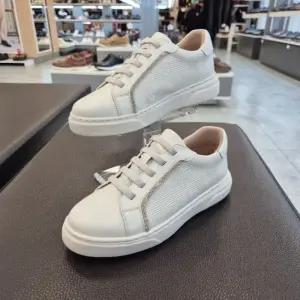 [엘칸토]엘칸토 HC11 소가죽 여성화 B1J6U52Y610 (48727208)