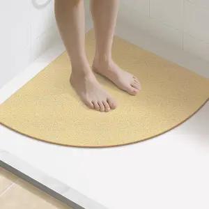 Yolife 삼각형 샤워 매트 내부 23.6인치 x 루프파 코너 흡입 컵이 없는 부드러운 PVC 바닥 자를 수 있는