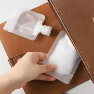 WITH PASSPORT WALLET CLASSIC MASK GLOBAL KEYCHAIN