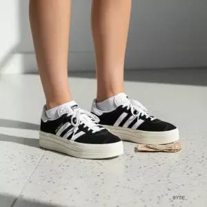 아디다스 운동화 가젤 볼드 코어 블랙 클라우드 화이트 471547