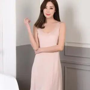 부드럽고 보들보들한 여성 롱 슬립 런닝 원피스 상하 나시 이