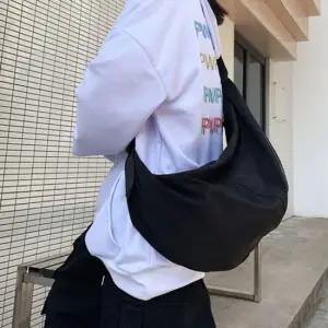 빅반달크로스백 반달백 크로와상백 슬링백 숄더백 반달백 크로와상백 학생크로스백