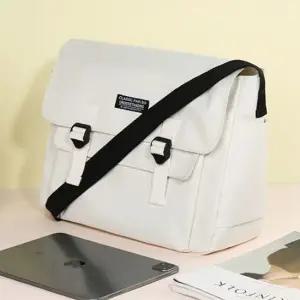 10대 캐주얼 크로스백 남성 메신저백 아이보리 가방 슬링백가방 학생크로스백