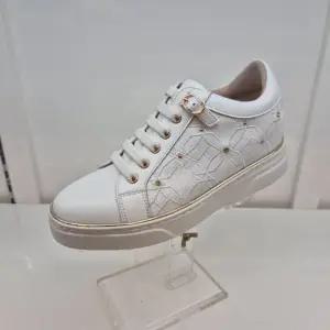 [엘칸토]엘칸토 HC11 소가죽 여성 스니커즈 B7J9U6Y1339 (48731784)