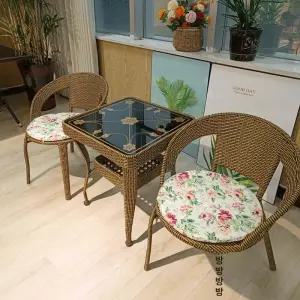 라탄테이블 의자세트 원형 라탄 등받이 수납 베란다 테라스 리조트 카페 인테리어