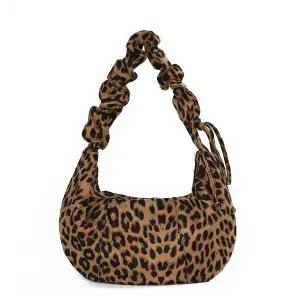 [하프클럽/]남자가방 직장인 선물 남성가방 정장 스쿨룩 가죽 천