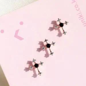 [하프클럽/]나이트 십자가 귓바퀴 아웃컨츠 연골 피어싱