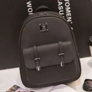 블랙 미니백팩 여성용 베이직 빅 플랩 포켓 여성가방 데일리백팩 공항룩코디백팩