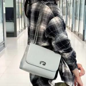 가죽 체인끈 핸드백 크로스 숄더백 가방 쿨그레이블루