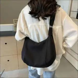 여성 겸용 캔버스 숄더백 반달모양 소재 크로스백