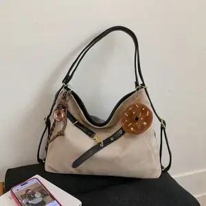 여성 스웨이드 배색 숄더백 도넛참 트렌디 데일리백