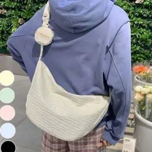 가벼운 여성 크로스 백 데일리 나일론 크로스 백 호보 여대생