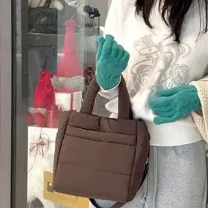 푹신한 여성 패딩 가방 데일리 여성 숄더백 나일론 경량 방수