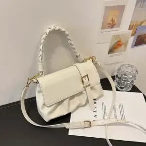 가죽 숄더백 아이보리 크로스백