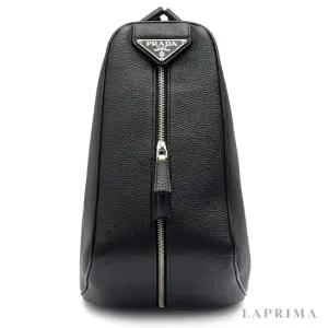 가죽 백팩 2VZ099-2BBE-F0002