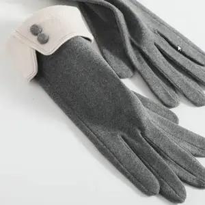 WL 보아퍼 핸드토시 실용성과 스타일을 더한 투버튼 방한 글러브 세련된 디자인 장갑