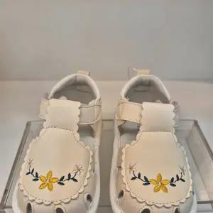 [아가방]OD)자수삑삑이샌들 01T376506_CJ