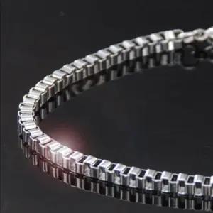 [옷자락]남자 포인트 사각 스틸 메탈릭 로프 팔찌