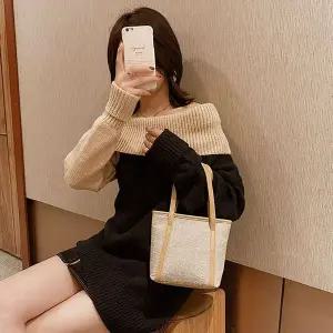 모모 미니 토트백 캔버스 가방 브라운 WFLORRV