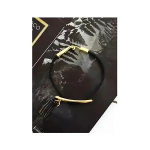 [옷자락]남자 금색 레더 스틸 콤비 써지컬 검정 팔찌